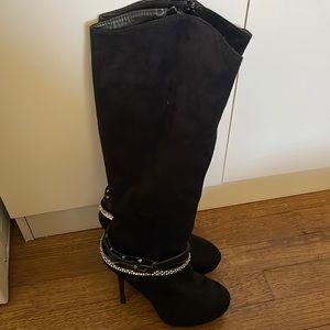 Cute black boots size 7